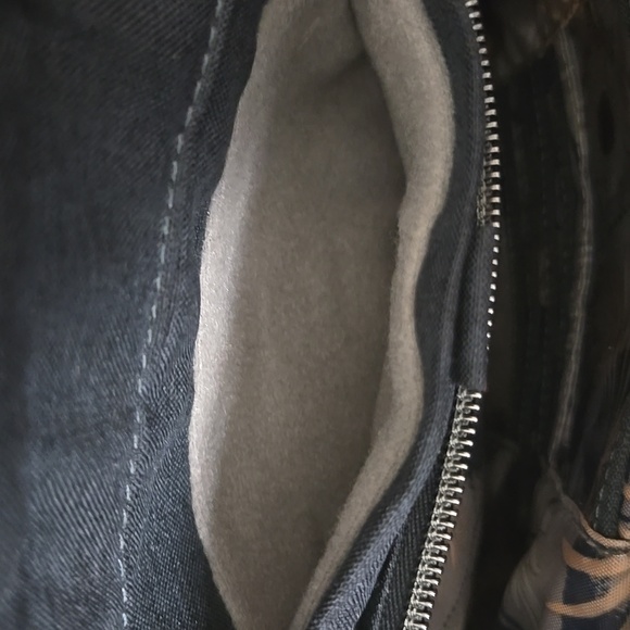 Lug Ranger Crossbody - Picture 6 of 15